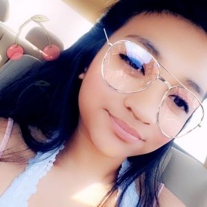 Meet your Posher, Abbey